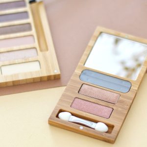 Makeup accessories